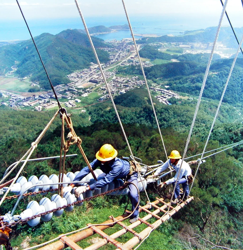 【話說源頭】點亮山嶺間的時光：台灣舊東西輸電線